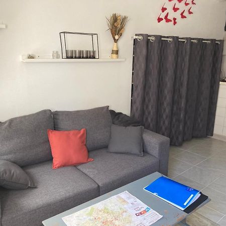 Le Gambetta - Nouveau Proprietaire Estissac Екстер'єр фото