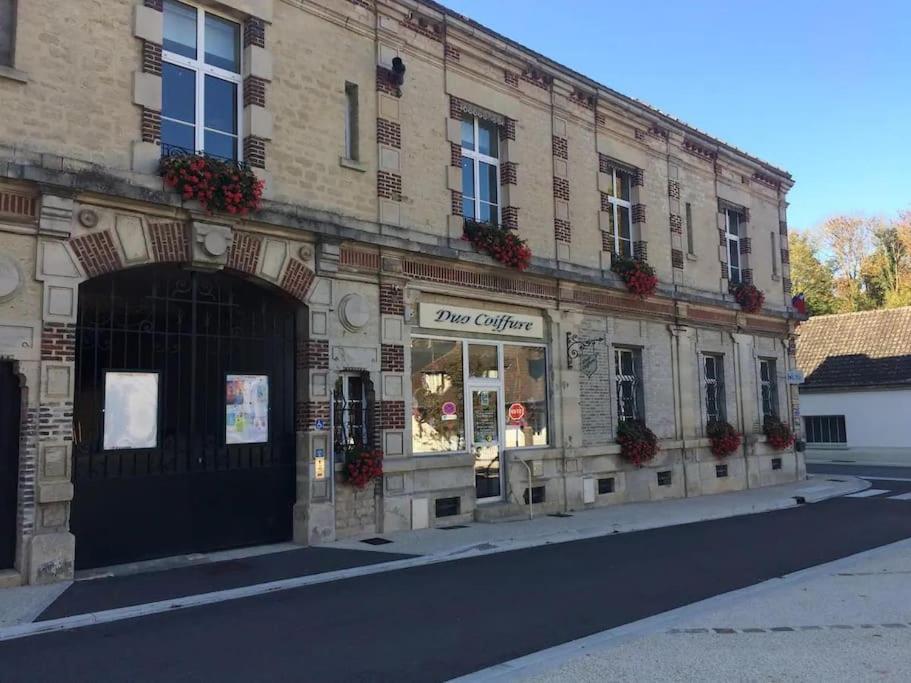 Le Gambetta - Nouveau Proprietaire Estissac Екстер'єр фото
